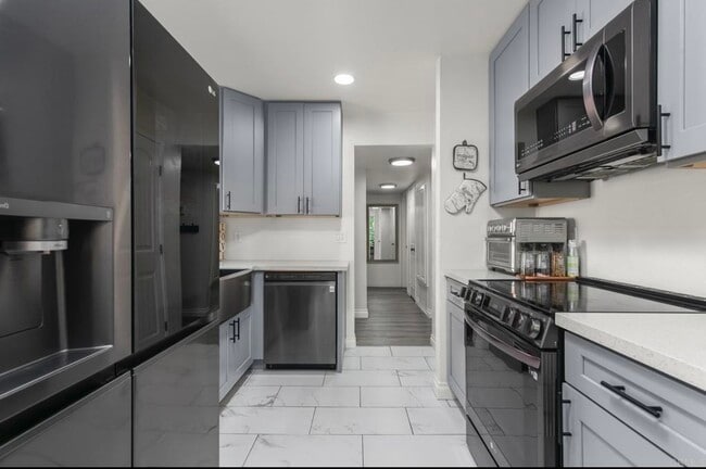 Photo - 2157 Arnold Way