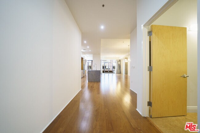 Photo - 1111 S Grand Ave Unit PH 3