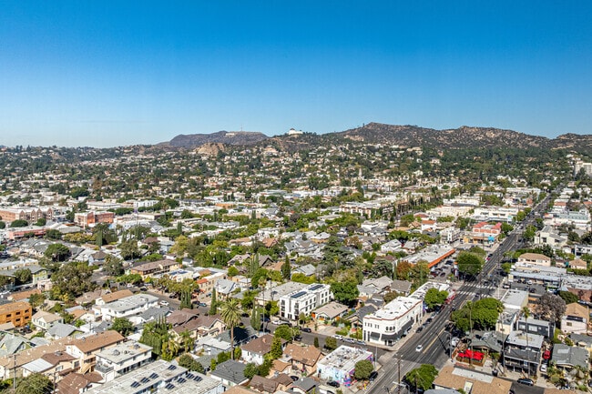 Context - 4517 Kingswell Ave