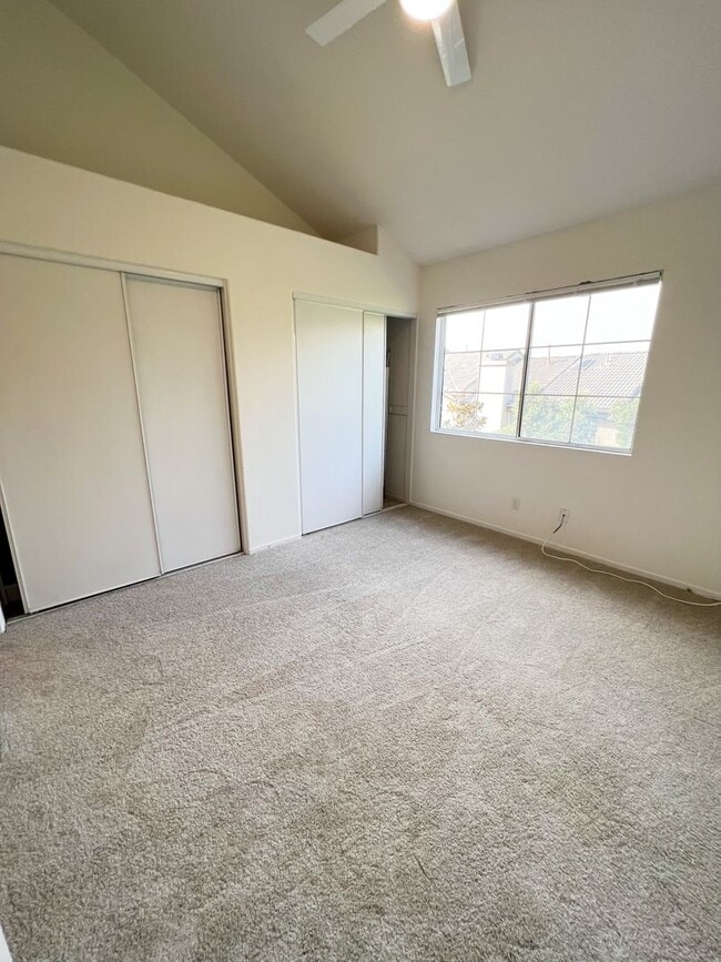 Photo - Large Townhome - 3 Bed/ 3 Bath with 2 car garage in Carmel Valley!