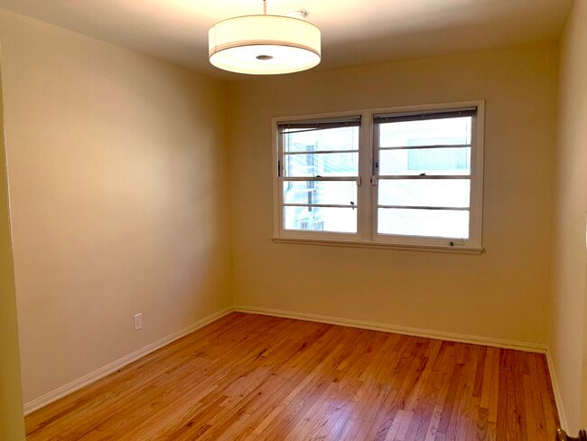 10630 1/2 - 10630 Holman Ave