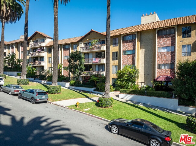 Building Photo - 1730 Camino Palmero St Unit 108