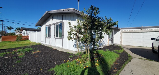 Photo - 3822 Conrad Ave