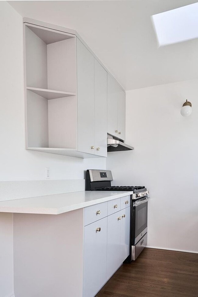 Building Photo - 2191 El Sereno Ave Unit Apt #04