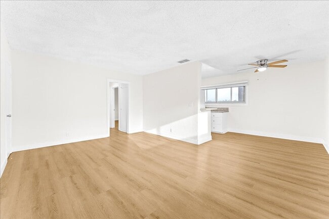 Photo - 3116 W 99th St Unit 04