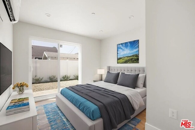 Photo - 716 W 41st Pl Unit 3