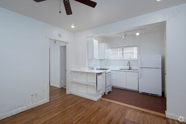 Building Photo - *OPEN HOUSE: 6/28 2:30-3:30PM* 1BR Between... Unit 1926