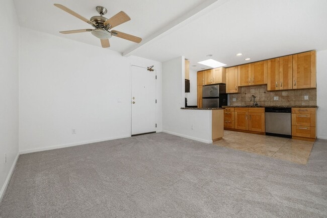 Photo - 8308 Regents Rd Unit 3A