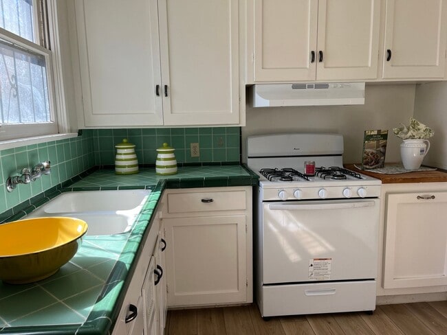 Photo - 1115 S Washburn Ave