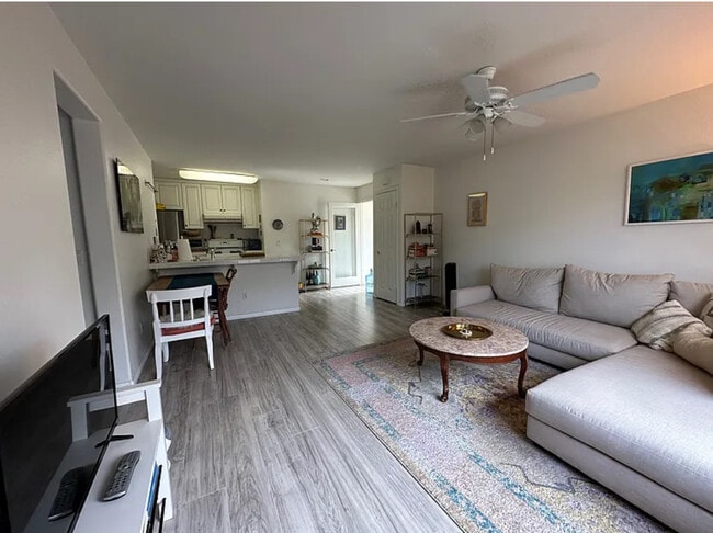 Photo - 5552 Foxtail Loop Unit Granny Flatt