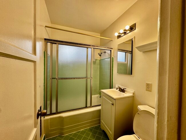 Bath - 11466 Washington Pl Unit Apt A