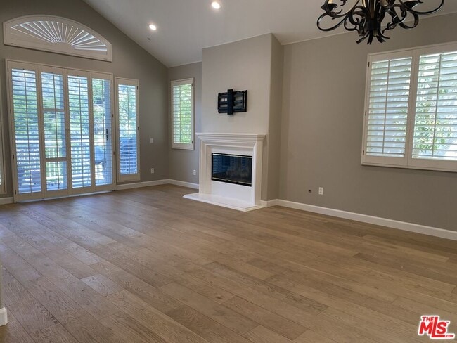 Photo - 732 Palisades Dr