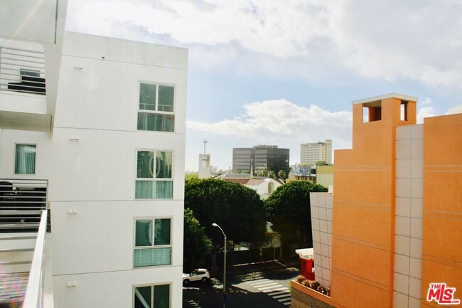 Photo - 1241 5th St Unit 302