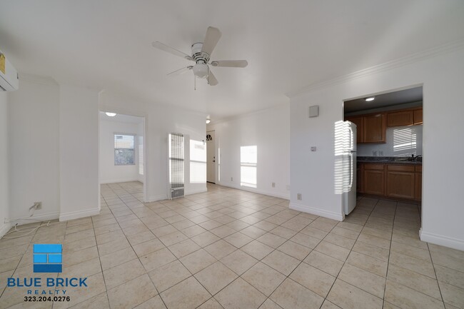 Photo - 1719 W 35th Pl Unit 4