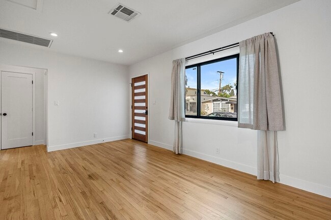 Photo - 654 Ozone St, Santa Monica, CA 90405
