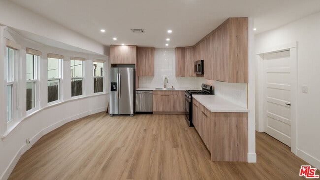 Photo - 5729 Carlton Way