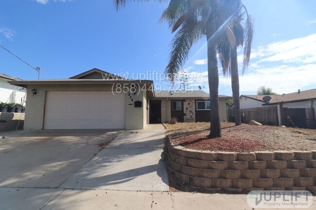 Building Photo - 5 Bedroom 2 Bath Home In Oceanside