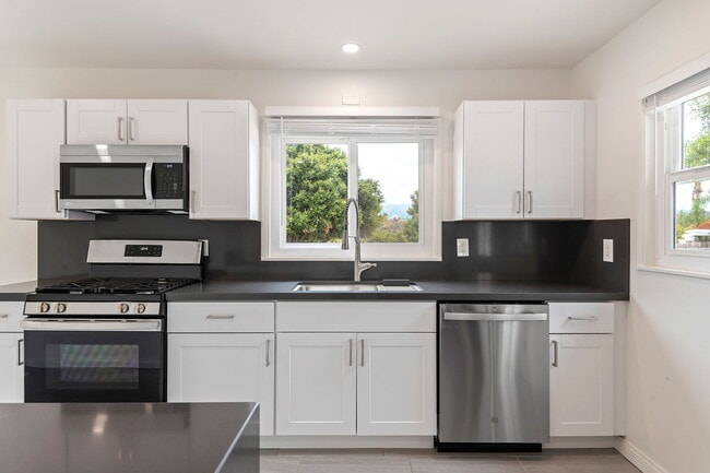 Photo - 3594 La Entrada