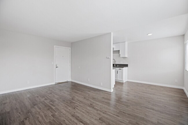 Photo - 844 W 164th St Unit 211