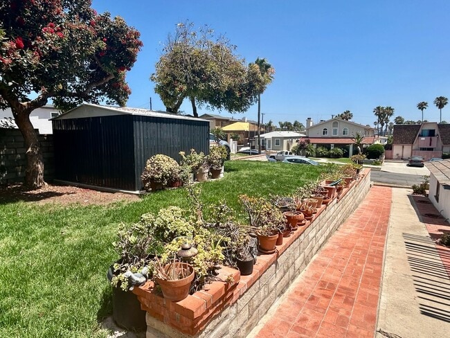 Photo - Charming 2 Bed / 2 Bath Coastal Retreat with Ocean Views in Ocean Beach