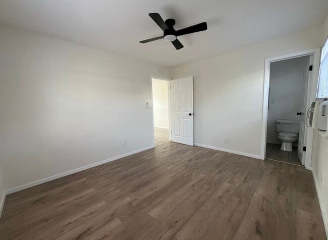 Photo - 731 W Vernon Dr Unit 1/2