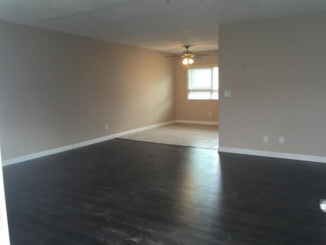 Photo - 2010 Morgan Ln Unit 238-C