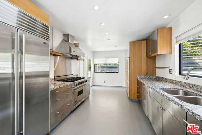 Photo - 1317 Devlin Dr