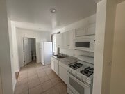Kitchen - 3321 W 63rd St Apartments Unit 3319