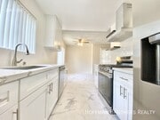 Photo - 7010 Lanewood Ave Unit 201