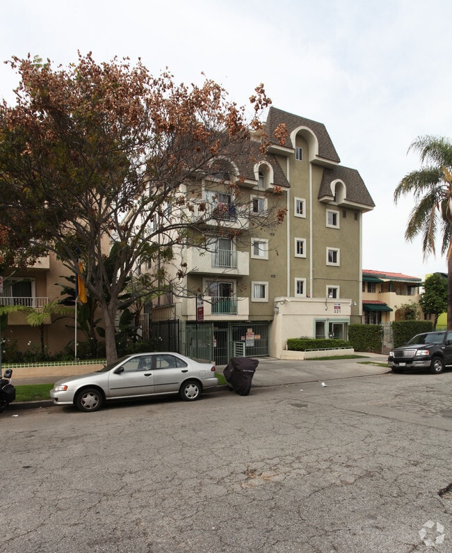 Building Photo - Berendo