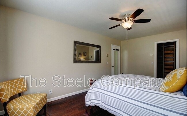 Photo - 1121 Chino St Townhome