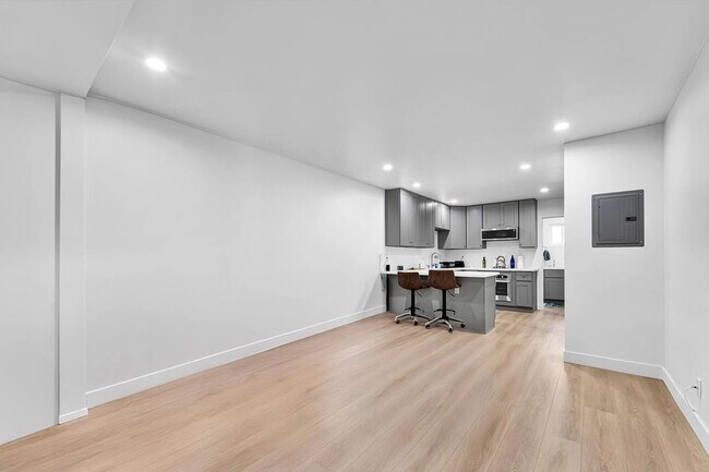 Photo - 1240 W 29th St Unit 9
