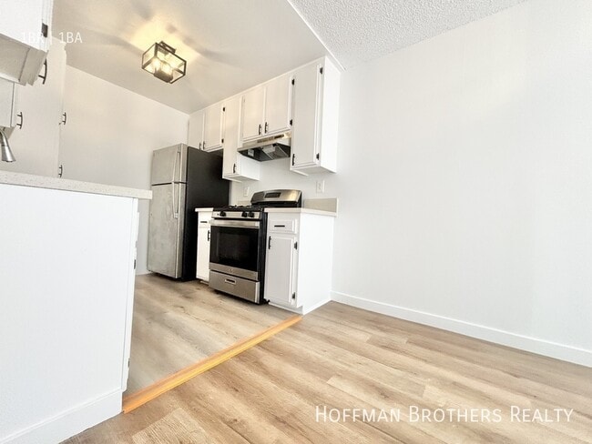 Photo - 11817 Victory Blvd Unit 107