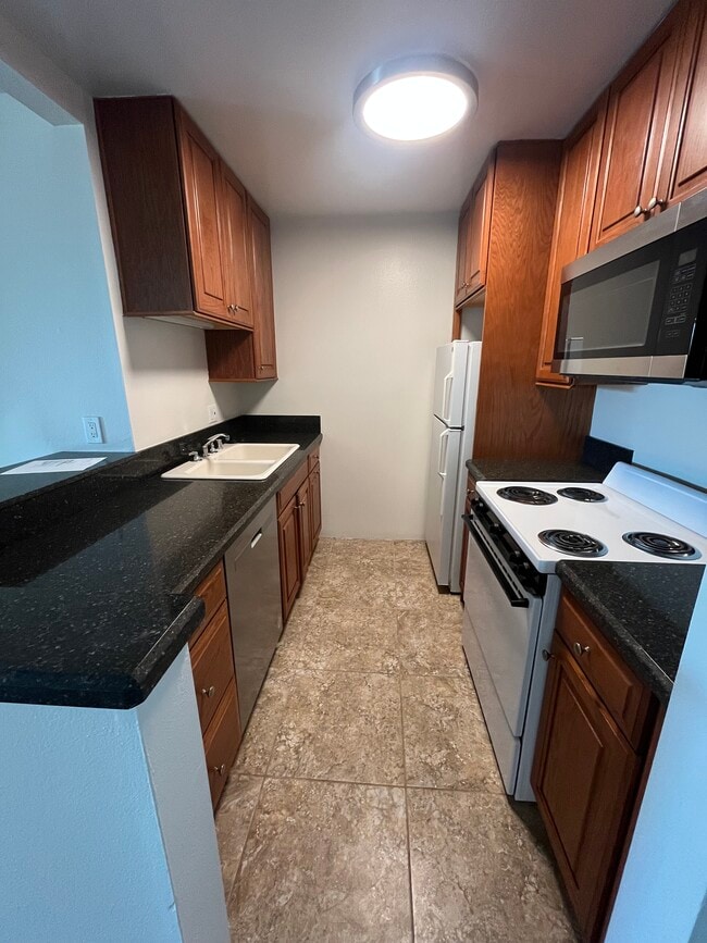 Photo - 7777 W 91st St Unit E2143