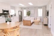 Photo - 739 N Frederic St Townhome
