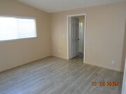 Photo - 319 E Nugent St