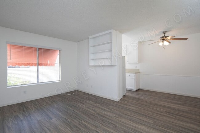 Building Photo - *MOVE-IN SPECIAL* Large 1 Bedroom in Great North Park Location with Parking! Unit 08