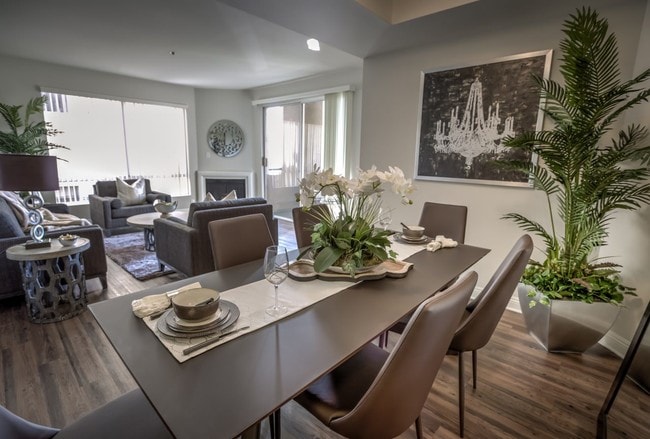 Photo - Palm Royale Apartments