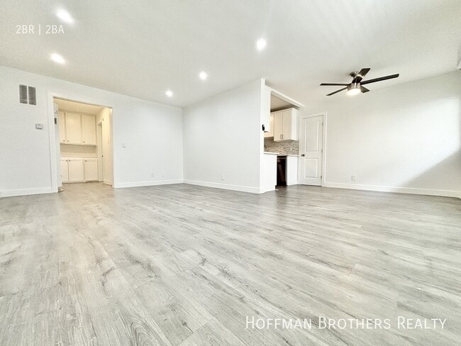 Building Photo - 5311 Hermitage Ave