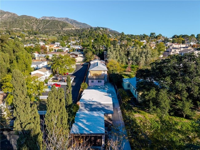 Building Photo - 10528 Hillhaven Ave