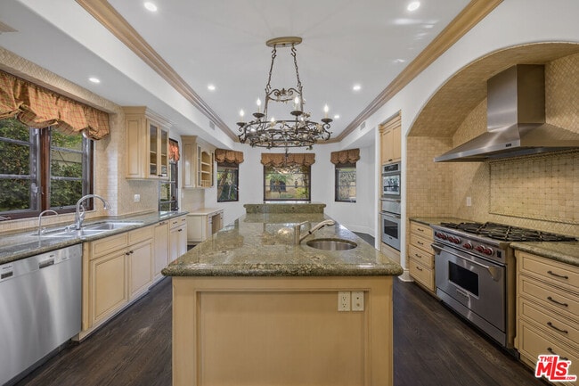 Photo - 305 N Palm Dr