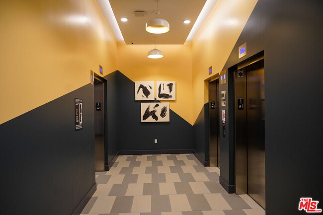 Photo - 800 S Western Ave Unit 712