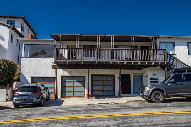 Building Photo - 506 Avenida Victoria Unit B