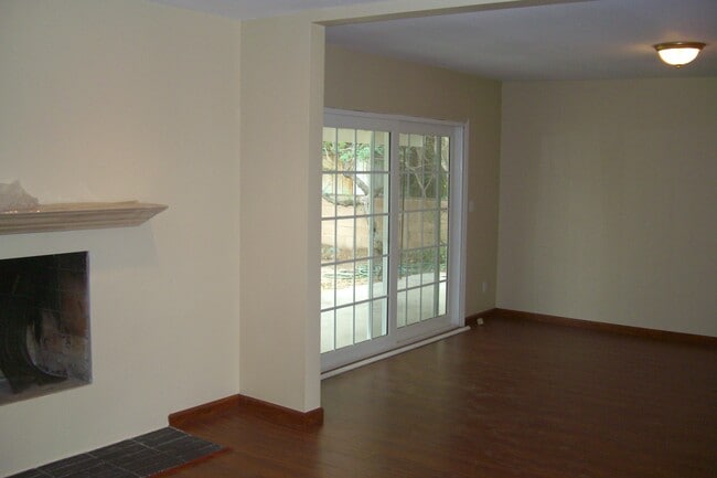 Photo - 9224 Sophia Ave