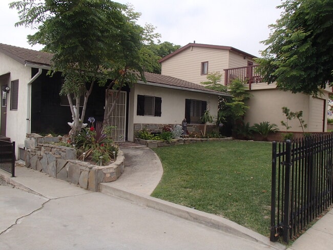 Home Upper Level - 11324 Biona Dr Unit MVLR Studiotudio