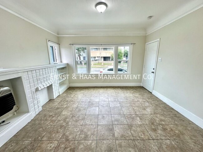 Photo - 702 E Burnett St