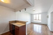 Photo - 148 W Maple St Apartment