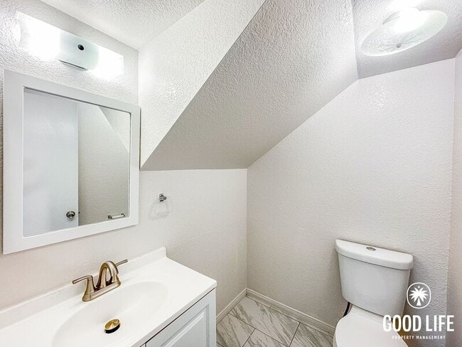 Photo - 2018 Hawkins Way Unit A