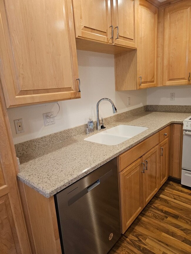 Photo - GENESEE - Regency Villas 1 BR Condo, 62+ S... Unit 220