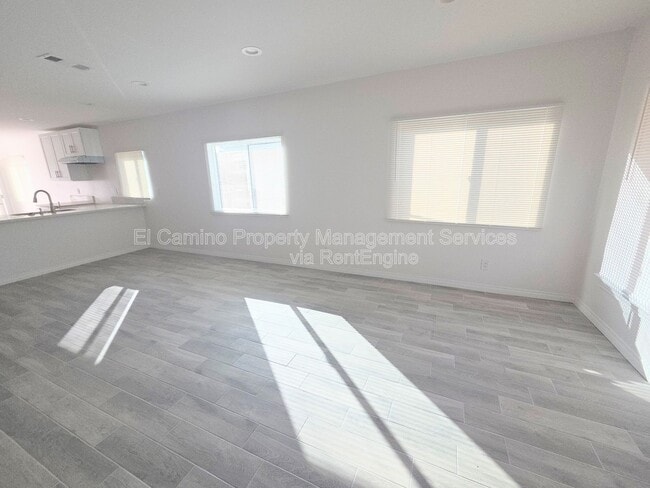 Building Photo - 4064 E 60th St